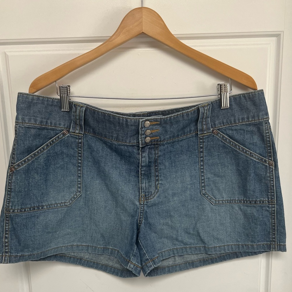 Old Navy Jean shorts 💙